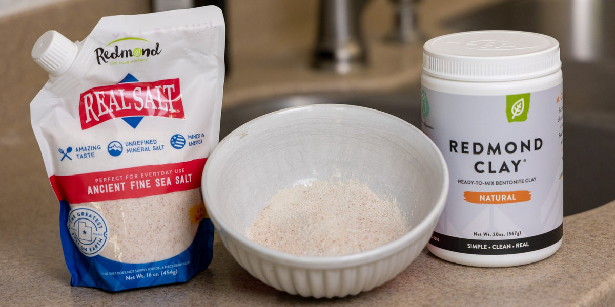 Fine Salt and Clay next to each other. 